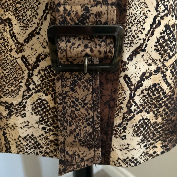 Banana Republic Heritage Trench Coat - Picture 4 of 8